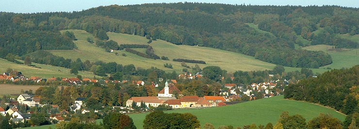 Blick auf Langburkersdorf - Urlaub zwischen Elbsandsteingebirge und Lausitzer Bergland